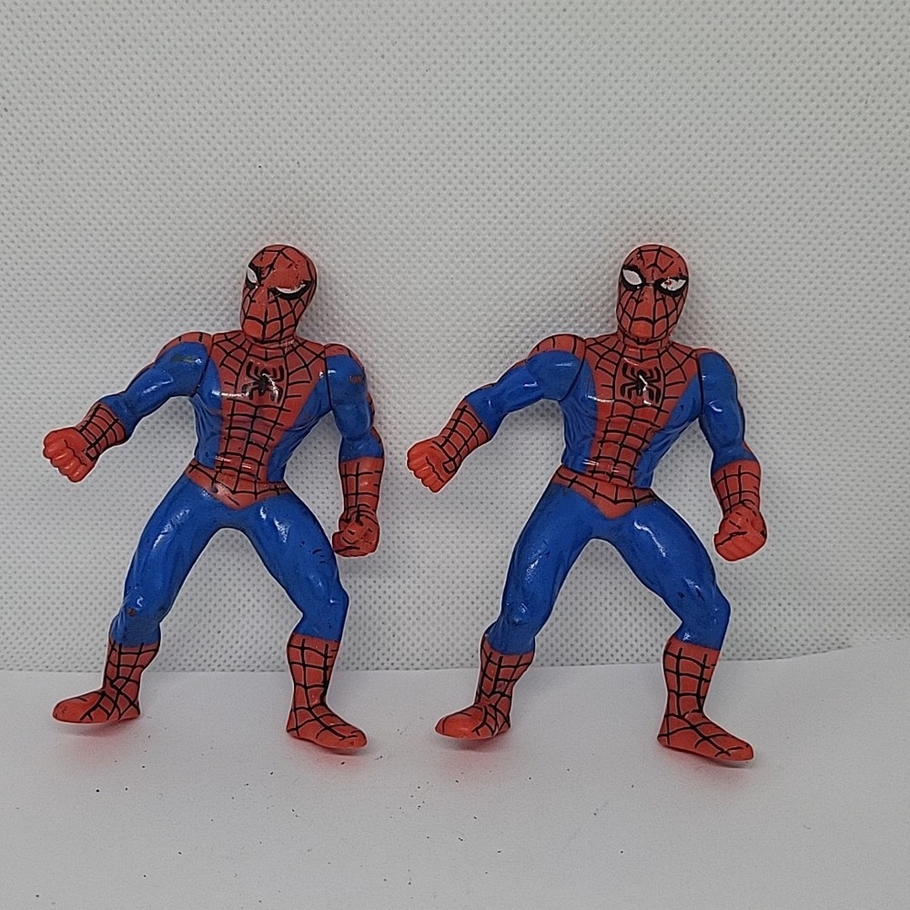 Marvel The Amazing Spiderman 3" Action Figure 1995 Vintage Toy Lot Of 2